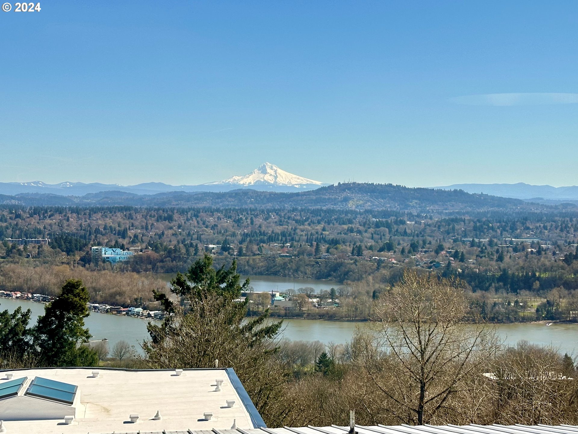 247 Southwest California Street Portland, OR 97219 - Photo 3 of 48 Gallery Image 3