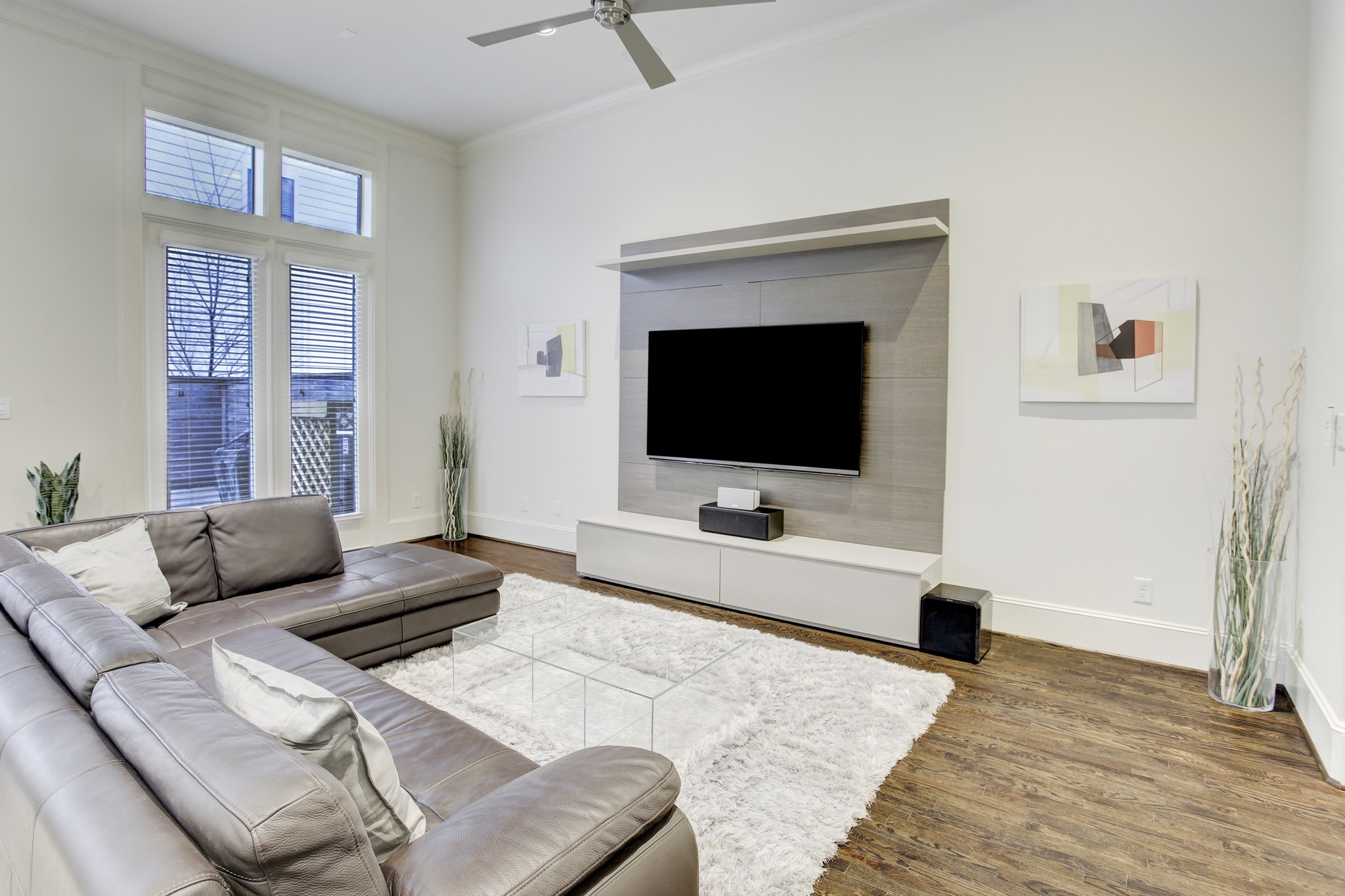 5506 Darling Street Houston, TX 77007 - Photo 7 of 23 Another look at the Living Area.