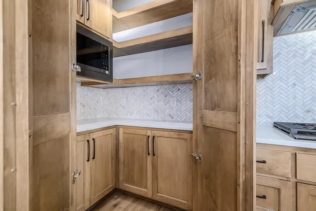 $692,100 | 1628 East 63 Road, Lecompton, KS 66050