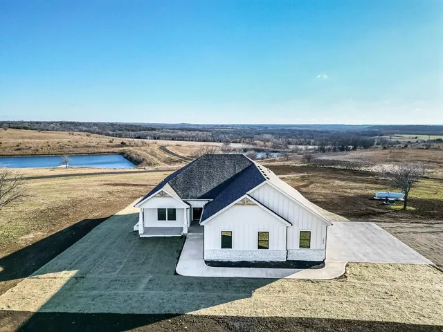 $692,100 | 1628 East 63 Road, Lecompton, KS 66050