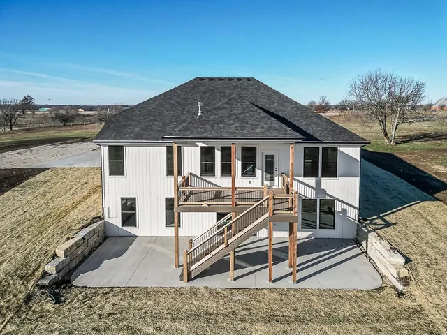 $692,100 | 1628 East 63 Road, Lecompton, KS 66050