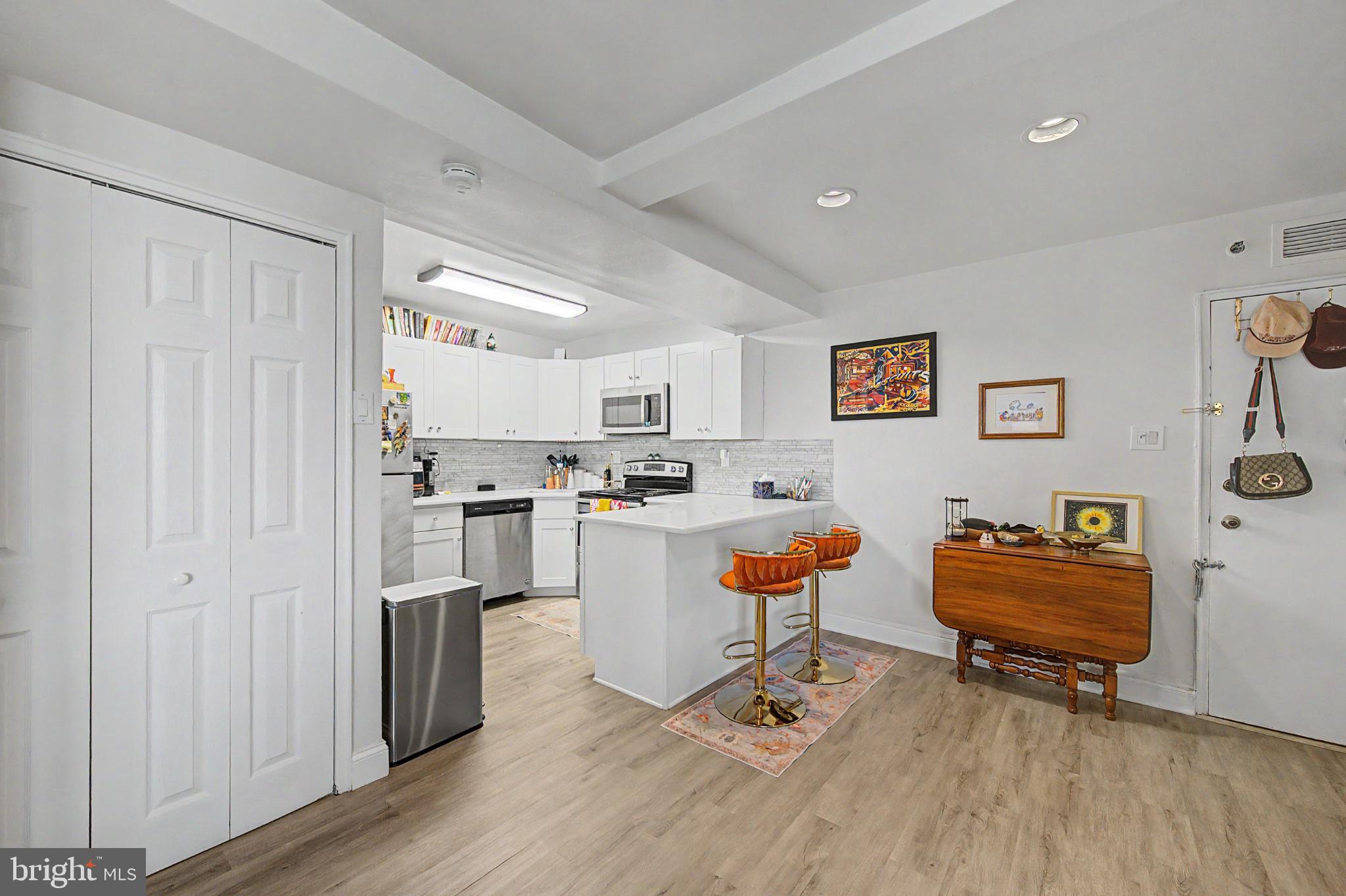 101 South Raleigh Avenue Atlantic City, NJ 08401 - Photo 12 of 26 Charming kitchen with modern flair.