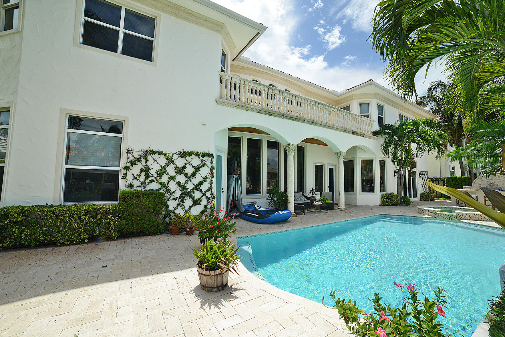 955 Iris Drive Delray Beach, FL 33483 - Photo 19 of 32 Pool / Patio