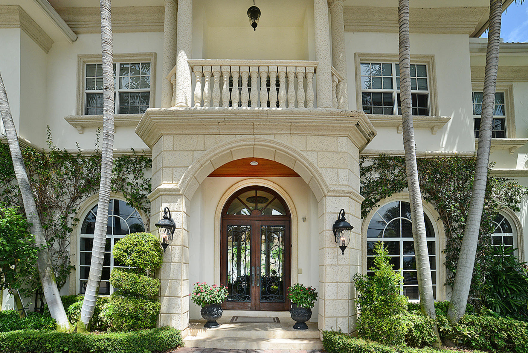 955 Iris Drive Delray Beach, FL 33483 - Photo 4 of 32 Front Door
