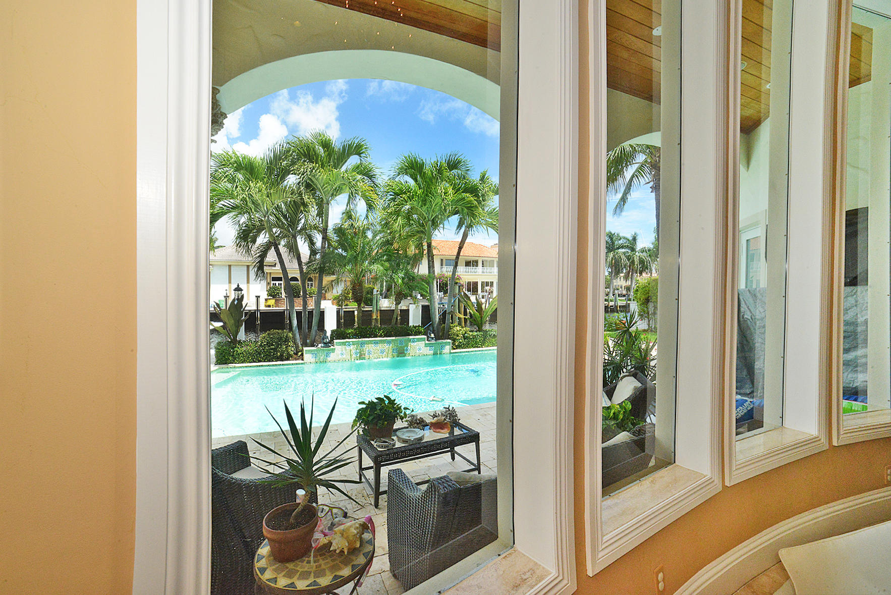 955 Iris Drive Delray Beach, FL 33483 - Photo 6 of 32 Living Room View