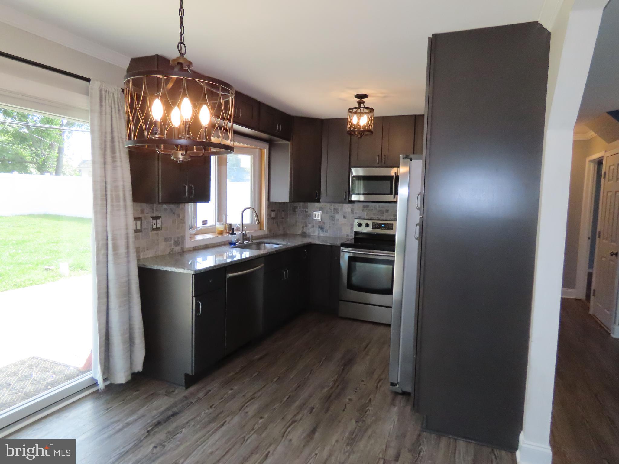 17 Indigo Road Levittown, PA 19057 - Photo 3 of 16 Gallery Image 3