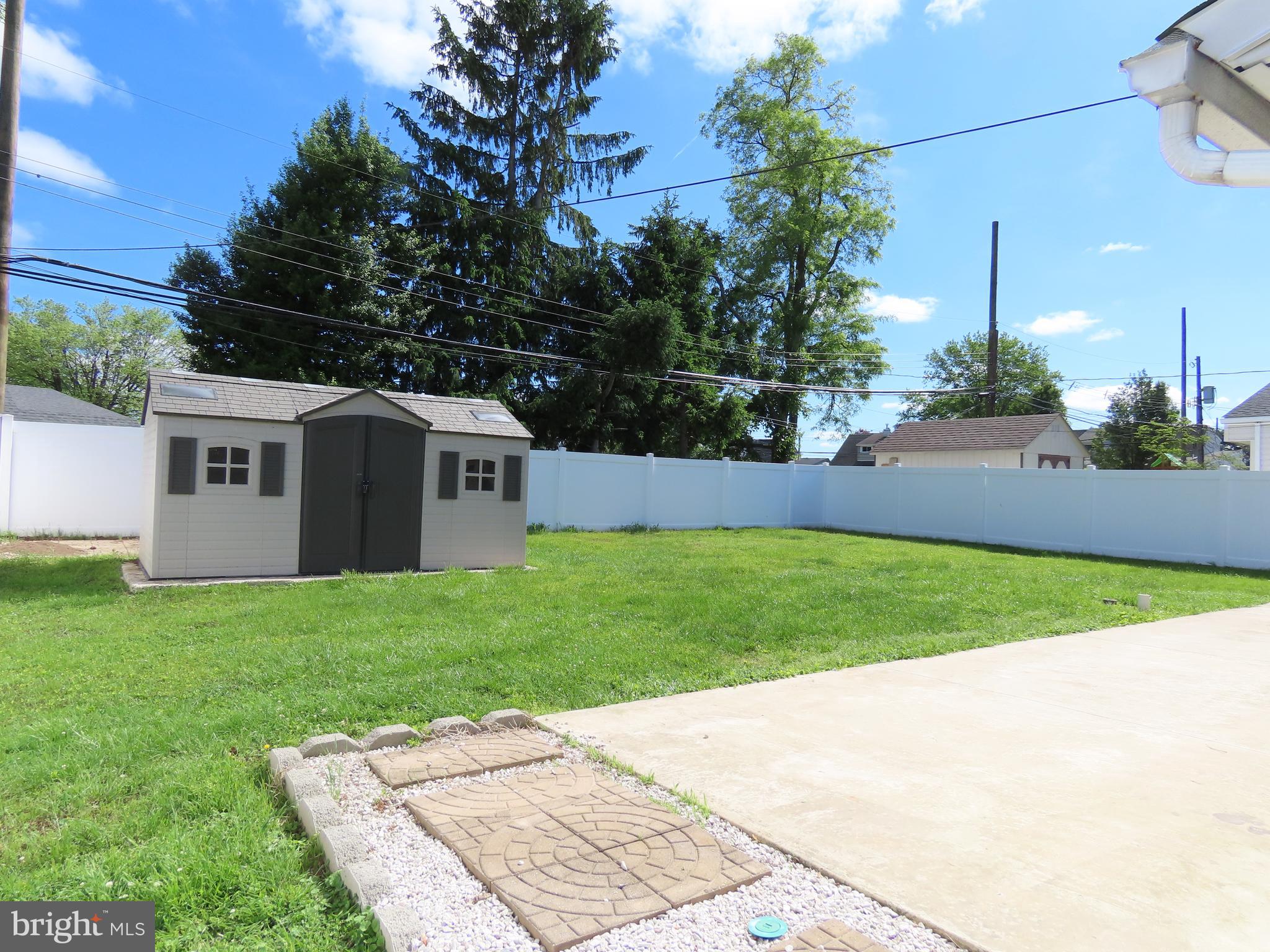 17 Indigo Road Levittown, PA 19057 - Photo 6 of 16 Gallery Image 6