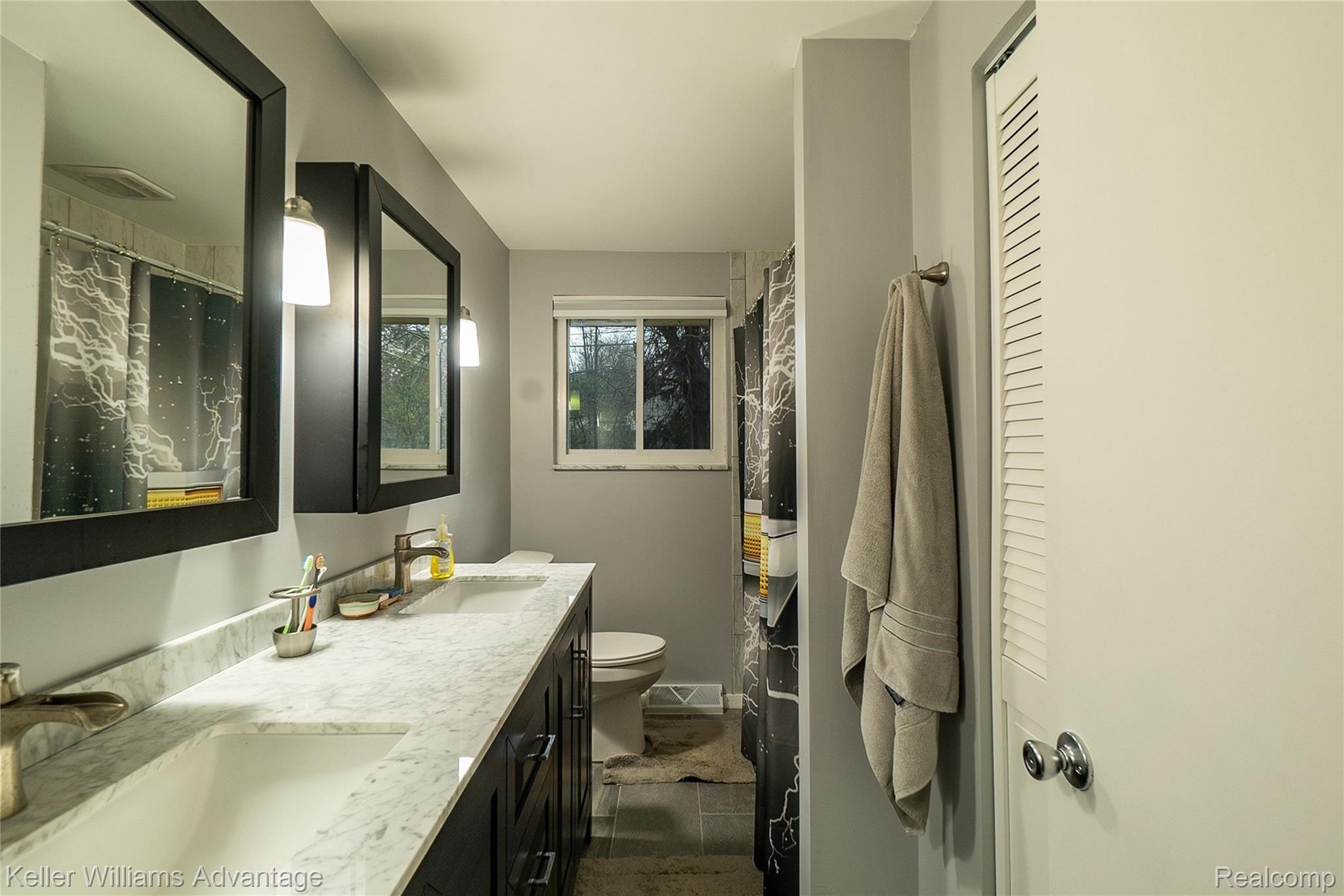 4819 Clarkston Road Clarkston, MI 48348 - Photo 19 of 30 ClarkstonRd_4819_Fullbath 1.jpg
