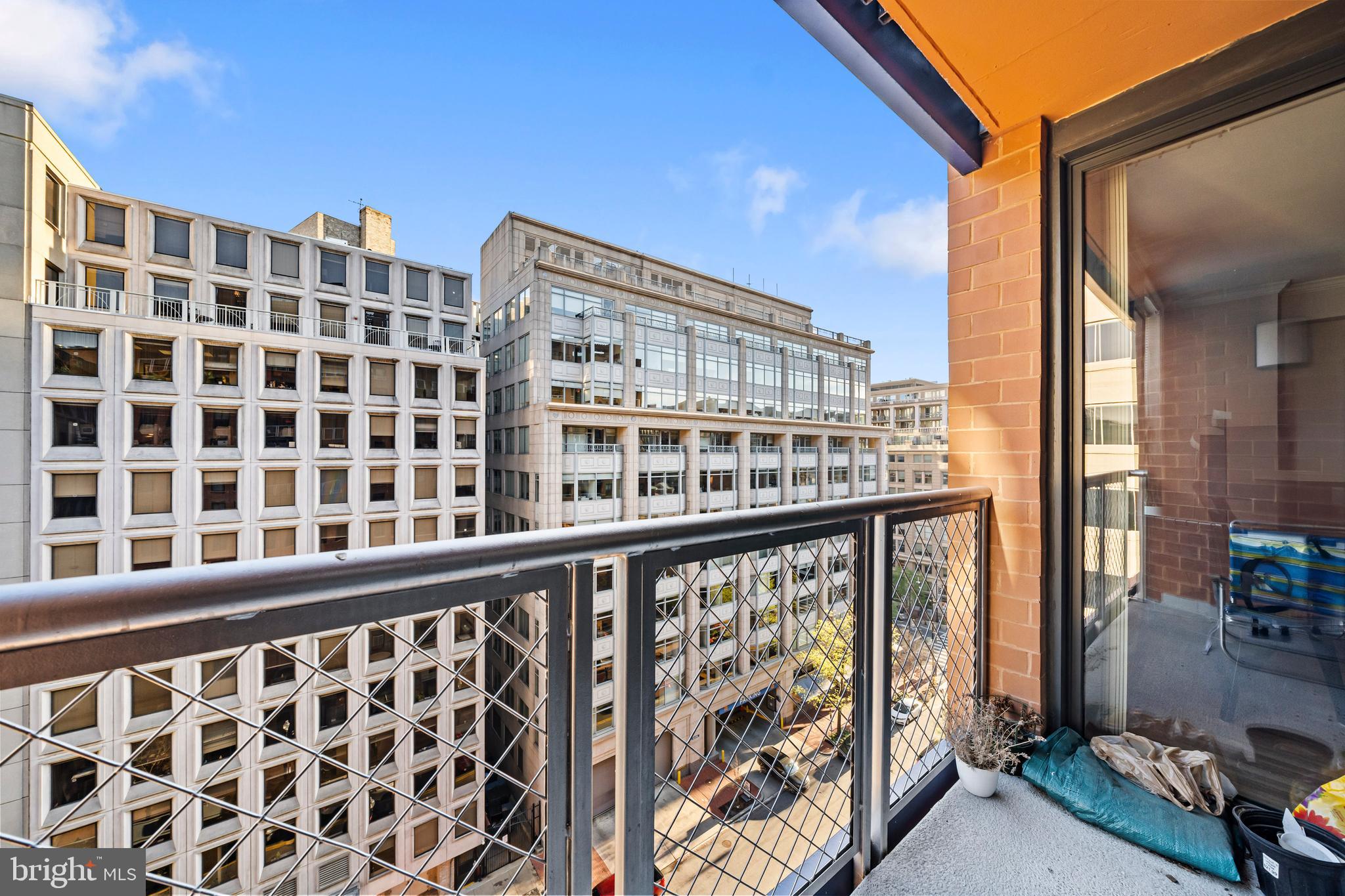 631 D Street Northwest, Unit 829 Washington, DC 20004 - Photo 4 of 72