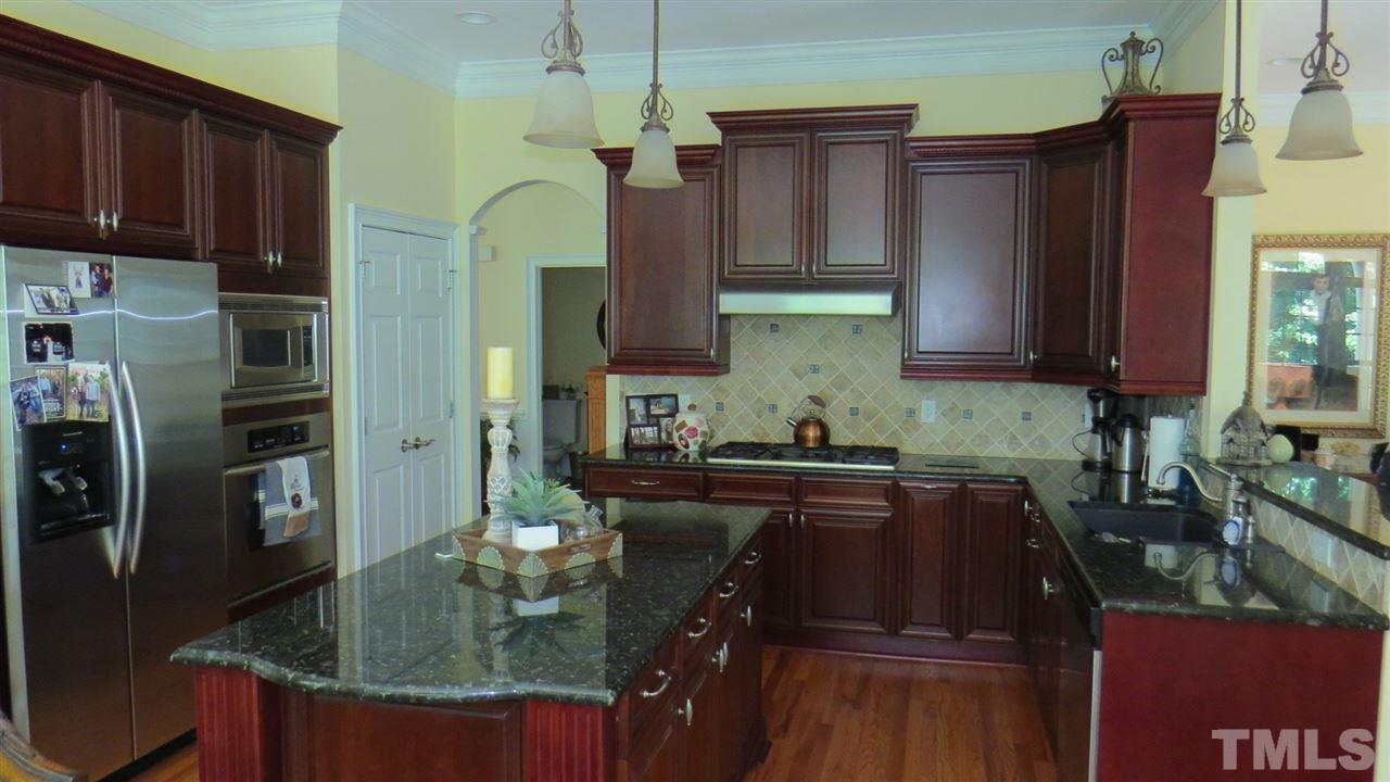 924 Oak Creek Road Raleigh, NC 27615 - Photo 4 of 8