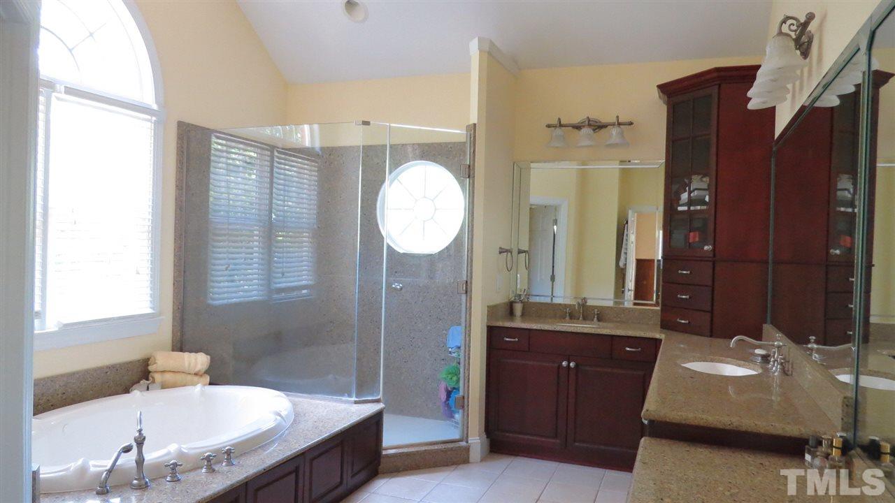 924 Oak Creek Road Raleigh, NC 27615 - Photo 7 of 8