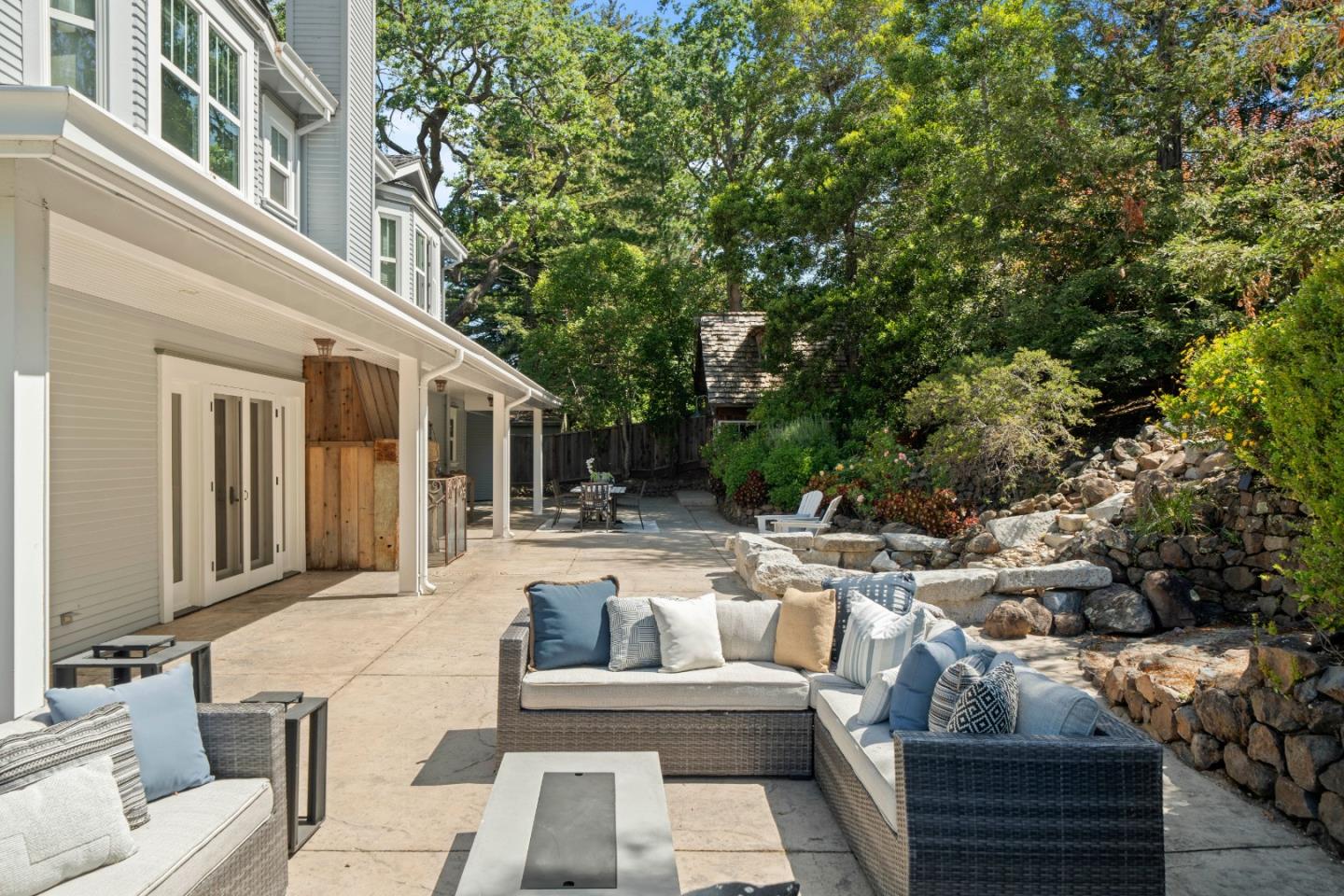 1353 Edgewood Road Redwood City, CA 94062 - Photo 46 of 90