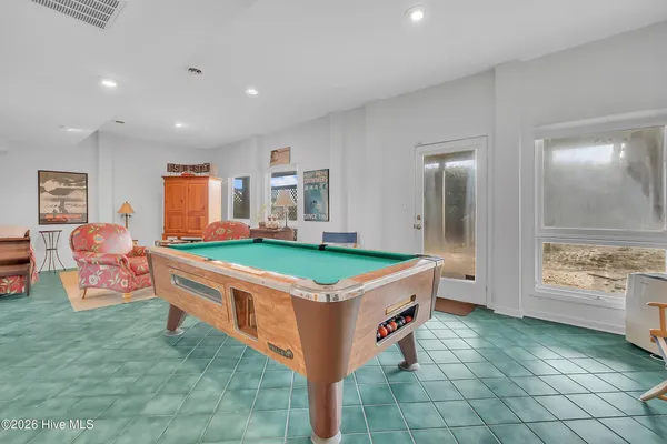 $2,300,000 | 6605 Ocean Drive, Emerald Isle, NC 28594