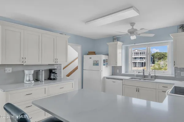 $2,300,000 | 6605 Ocean Drive, Emerald Isle, NC 28594
