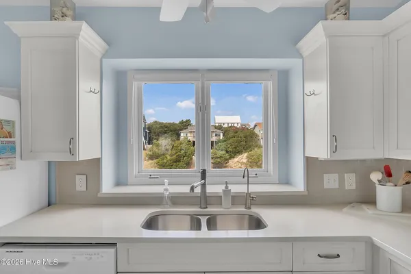 $2,300,000 | 6605 Ocean Drive, Emerald Isle, NC 28594