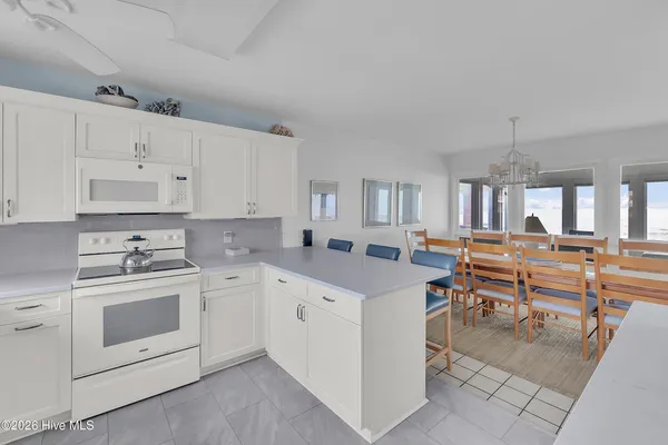$2,300,000 | 6605 Ocean Drive, Emerald Isle, NC 28594