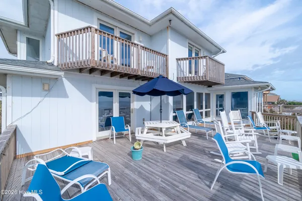 $2,300,000 | 6605 Ocean Drive, Emerald Isle, NC 28594