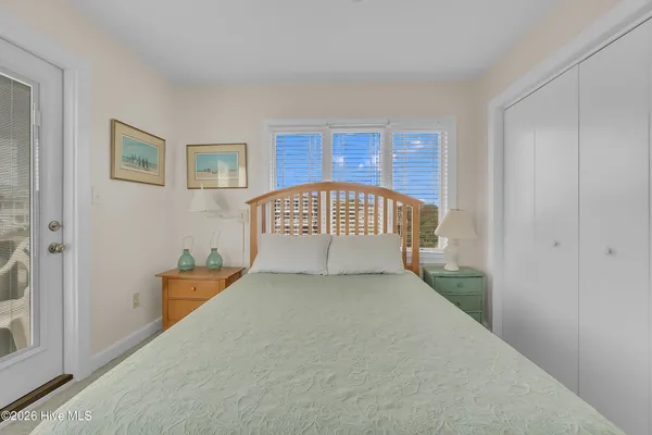 $2,300,000 | 6605 Ocean Drive, Emerald Isle, NC 28594