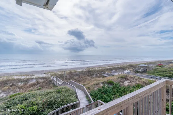 $2,300,000 | 6605 Ocean Drive, Emerald Isle, NC 28594