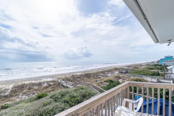 $2,300,000 | 6605 Ocean Drive, Emerald Isle, NC 28594