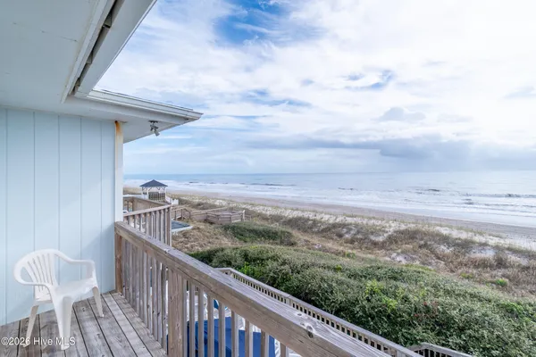 $2,300,000 | 6605 Ocean Drive, Emerald Isle, NC 28594