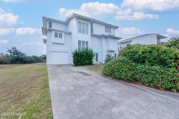 $2,300,000 | 6605 Ocean Drive, Emerald Isle, NC 28594