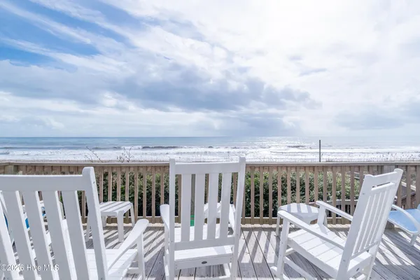 $2,300,000 | 6605 Ocean Drive, Emerald Isle, NC 28594