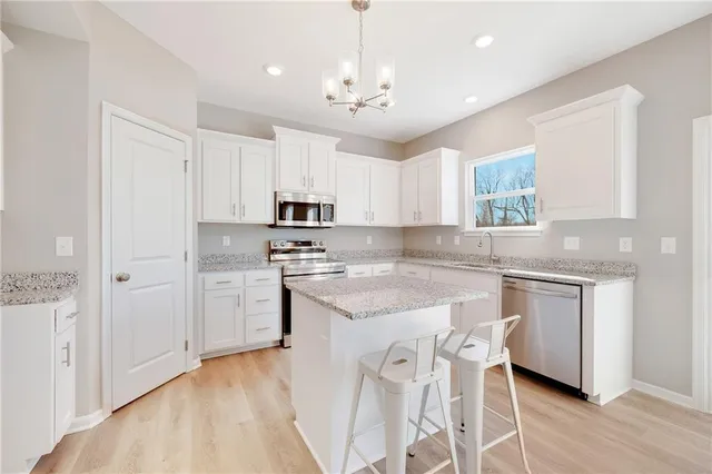 $389,900 | 1500 Southwest Meadowlark Court, Oak Grove, MO 64075