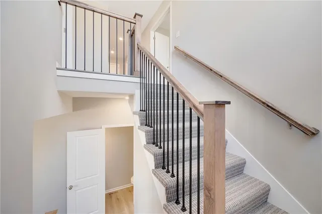 $389,900 | 1500 Southwest Meadowlark Court, Oak Grove, MO 64075