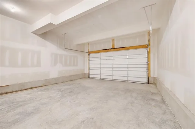 $389,900 | 1500 Southwest Meadowlark Court, Oak Grove, MO 64075