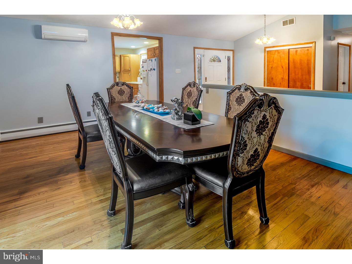 1313 Neck Road Burlington, NJ 08016 - Photo 7 of 25 Dining Room