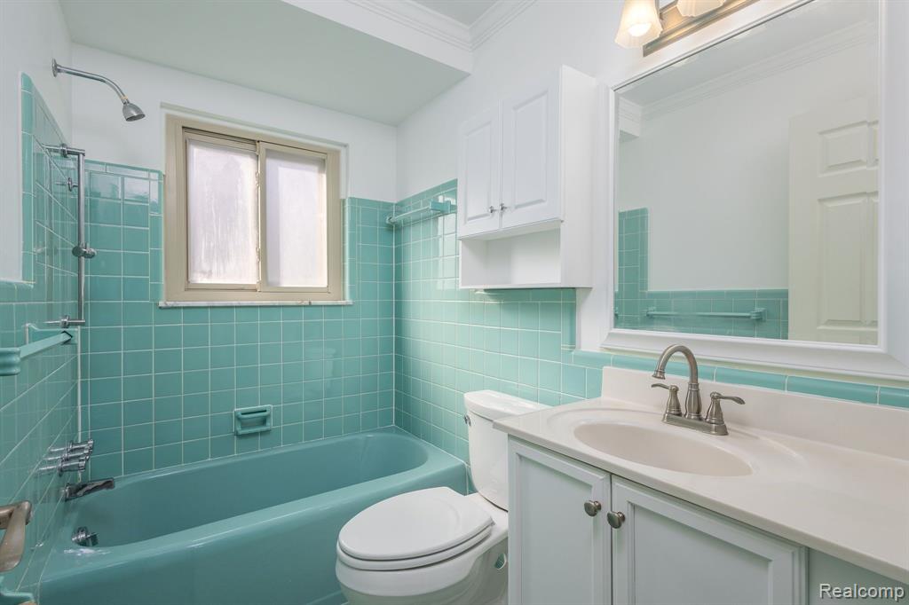 928 North Adams Road, Unit 2 Birmingham, MI 48009 - Photo 18 of 23