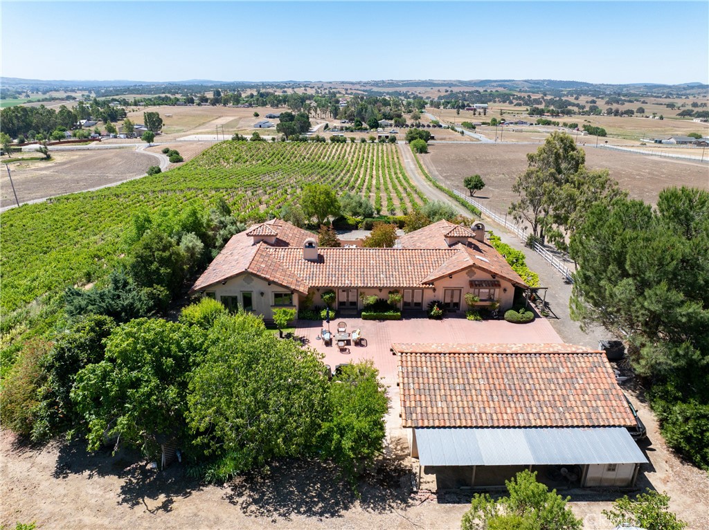 7568 Creston Road Paso Robles, CA 93446 - Photo 3 of 57