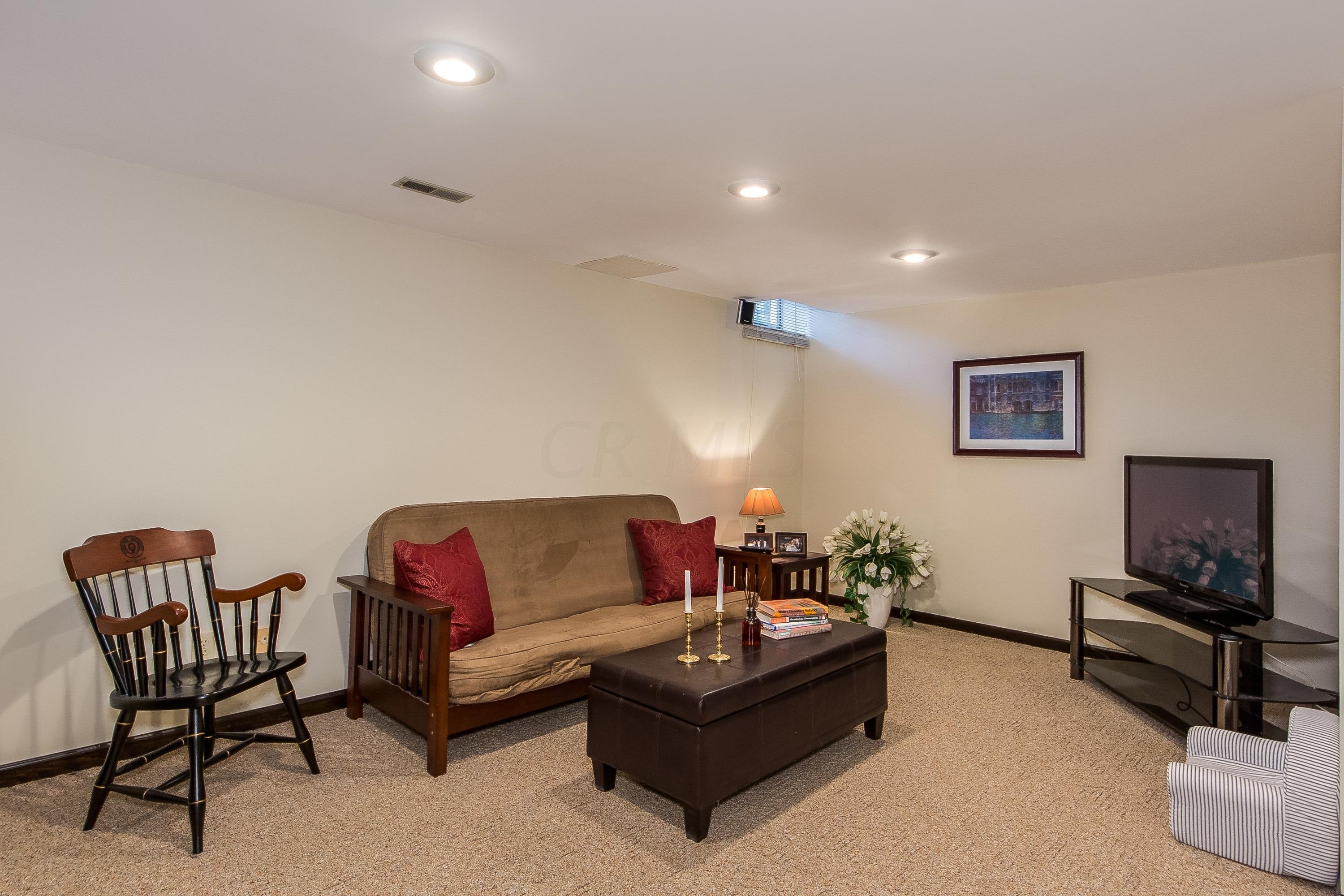 2184 Sandston Road Upper Arlington, OH 43220 - Photo 23 of 29