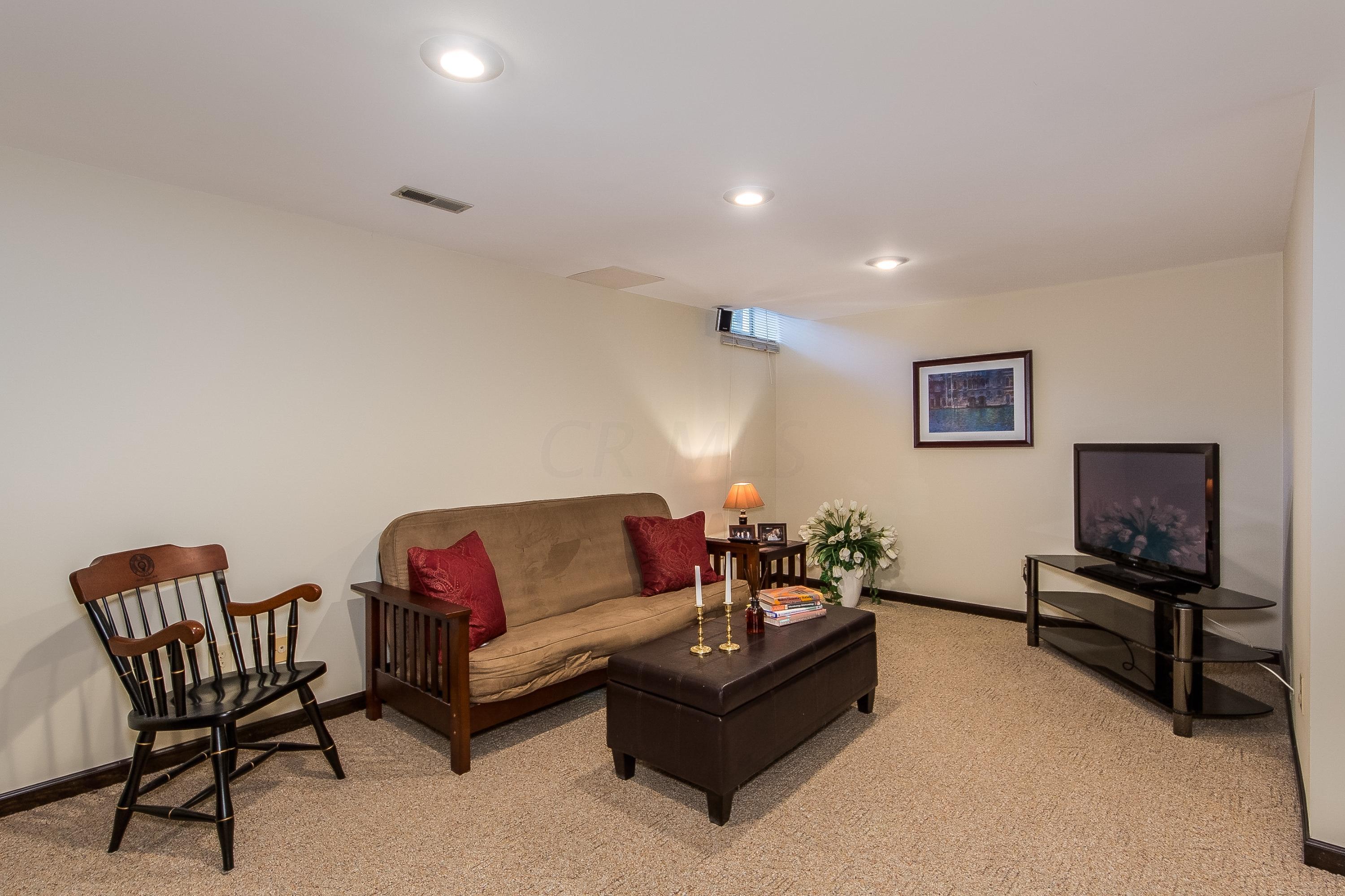 2184 Sandston Road Upper Arlington, OH 43220 - Photo 26 of 29