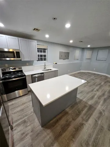 $1,995 | 119 Oakland Avenue, Providence, RI 02908