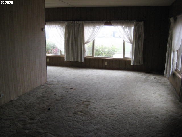 5355 River Road North, Unit 98 Keizer, OR 97303 - Photo 13 of 34 a view of empty room with windows