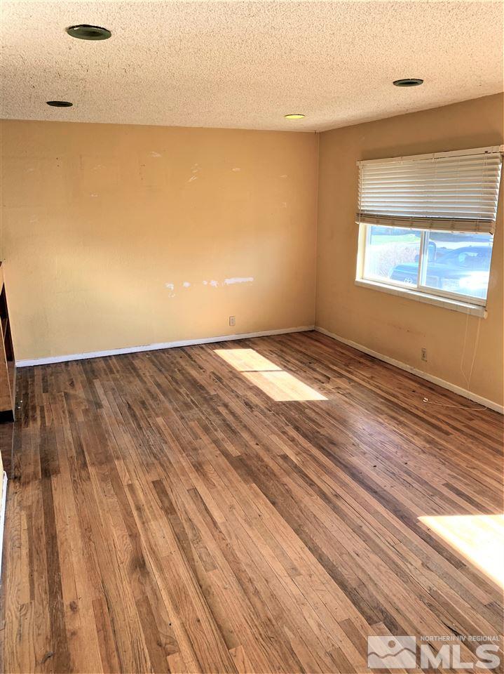 715 Reeves Avenue Reno, NV 89503 - Photo 6 of 7 a view of an empty room and window