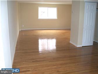 3800 Greenacres Road Philadelphia, PA 19154 - Photo 5 of 12 Dining Room