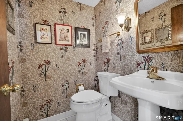 $795,000 | 18 Landing Road, Old Lyme, CT 06371