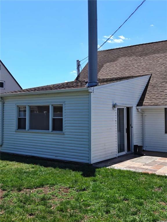82 Lantern Road Hicksville, NY 11801 - Photo 23 of 28