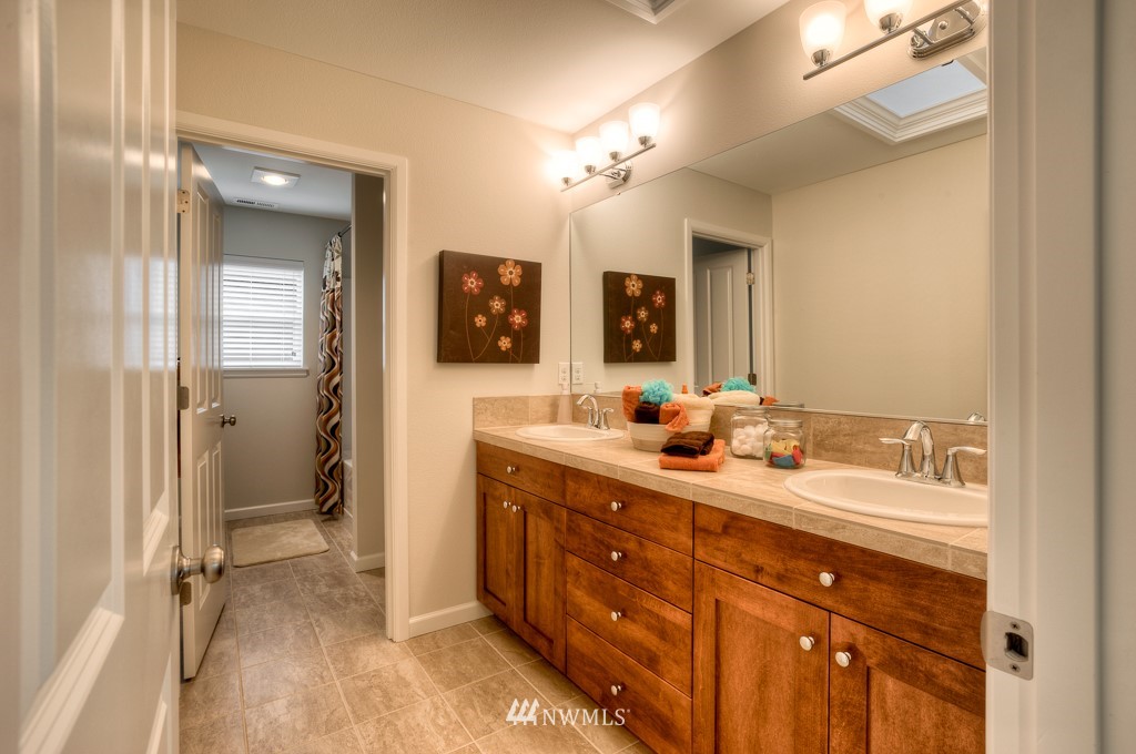 307 221st Place Southwest, Unit L1003 Bothell, WA 98021 - Photo 14 of 19