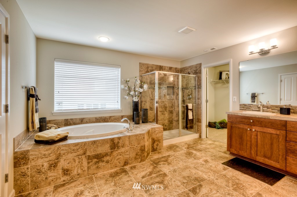 307 221st Place Southwest, Unit L1003 Bothell, WA 98021 - Photo 18 of 19