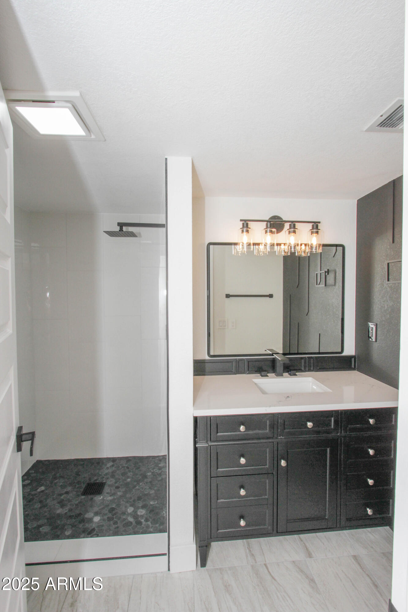 3371 West Grandview Road Phoenix, AZ 85053 - Photo 23 of 33 3371 W Grandview Rd-8