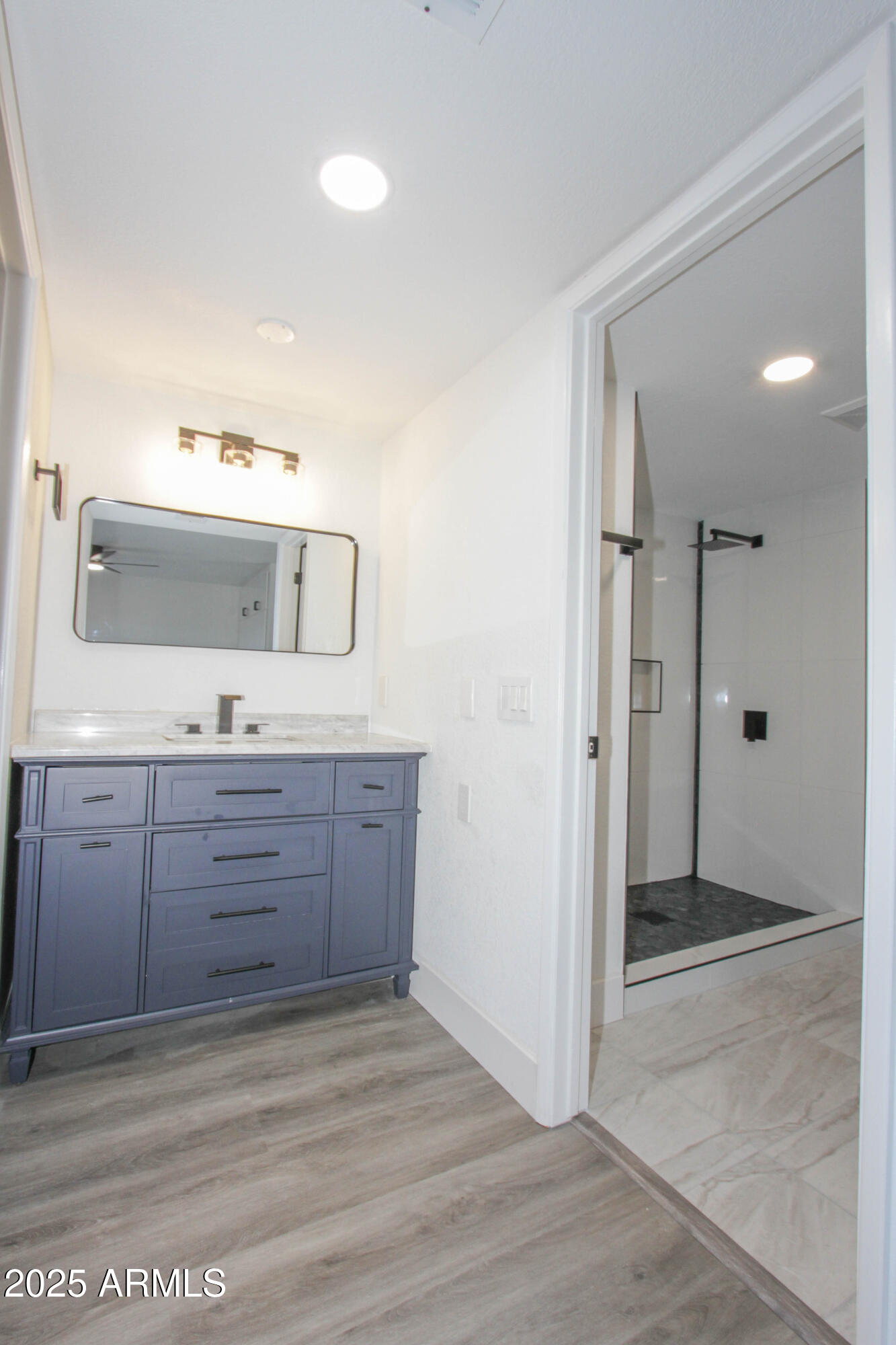 3371 West Grandview Road Phoenix, AZ 85053 - Photo 31 of 33 3371 W Grandview Rd-78