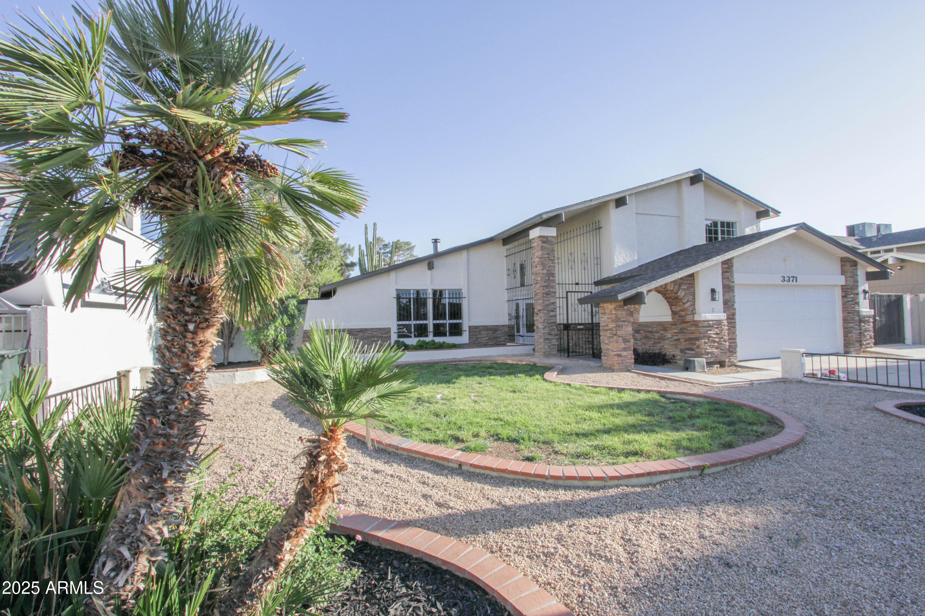 3371 West Grandview Road Phoenix, AZ 85053 - Photo 4 of 33 3371 W Grandview Rd-47