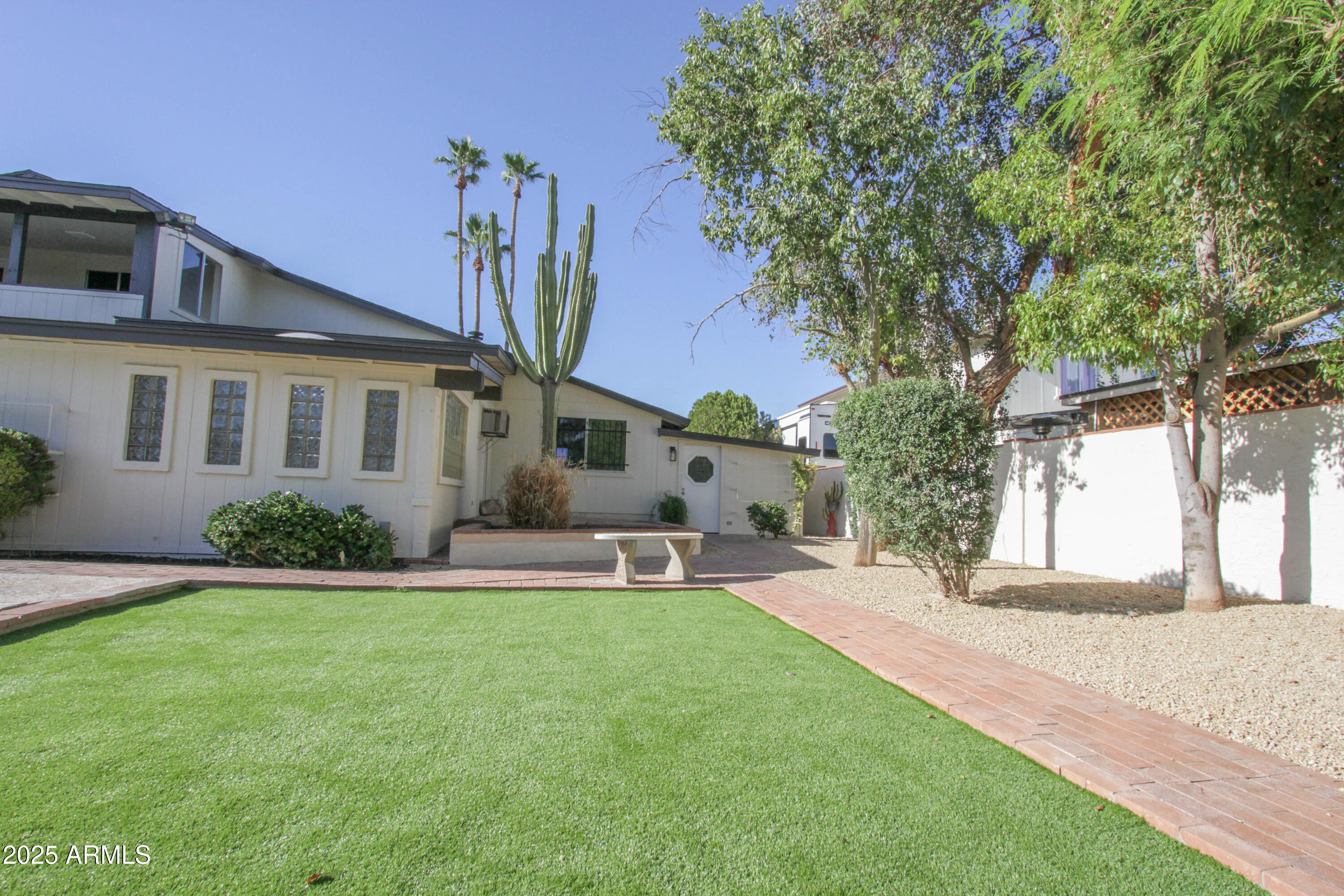3371 West Grandview Road Phoenix, AZ 85053 - Photo 8 of 33 3371 W Grandview Rd-33