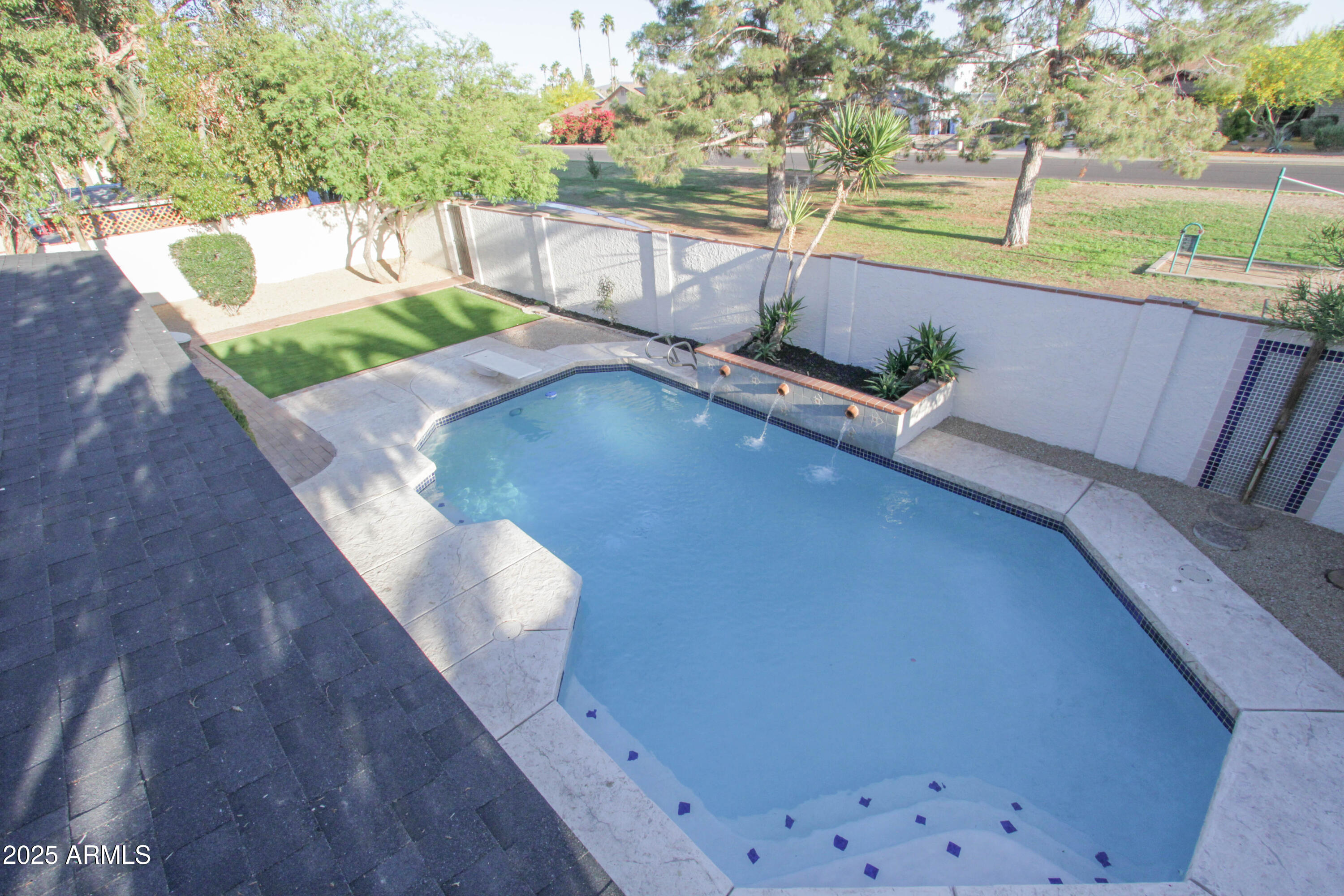 3371 West Grandview Road Phoenix, AZ 85053 - Photo 9 of 33 3371 W Grandview Rd-64