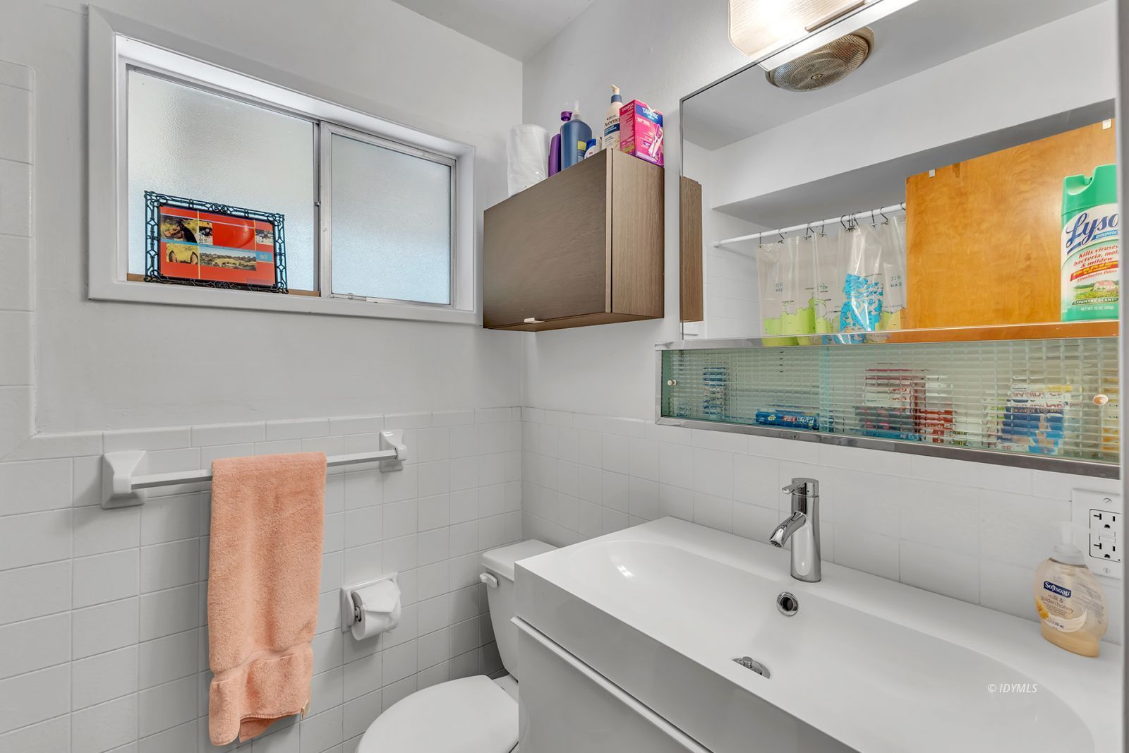 52143 Acorn Lane Idyllwild, CA 92549 - Photo 33 of 57 a bathroom with a toilet sink and mirror