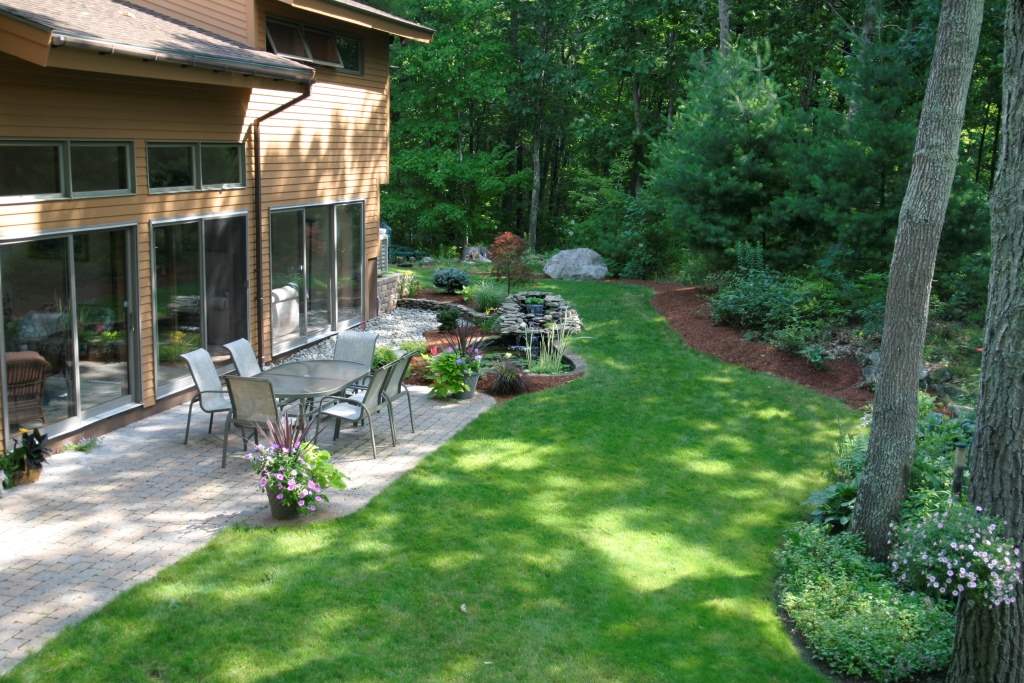 39 Blossom Road Windham, NH 03087 - Photo 34 of 37